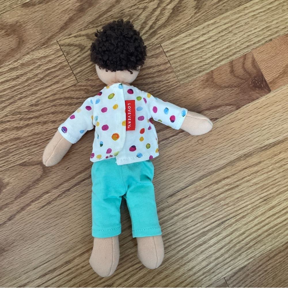 LOVEVERY Plush Doll Montessori Waldorf Gender Neutral Organic Cotton Curly Hair - Picture 3 of 7
